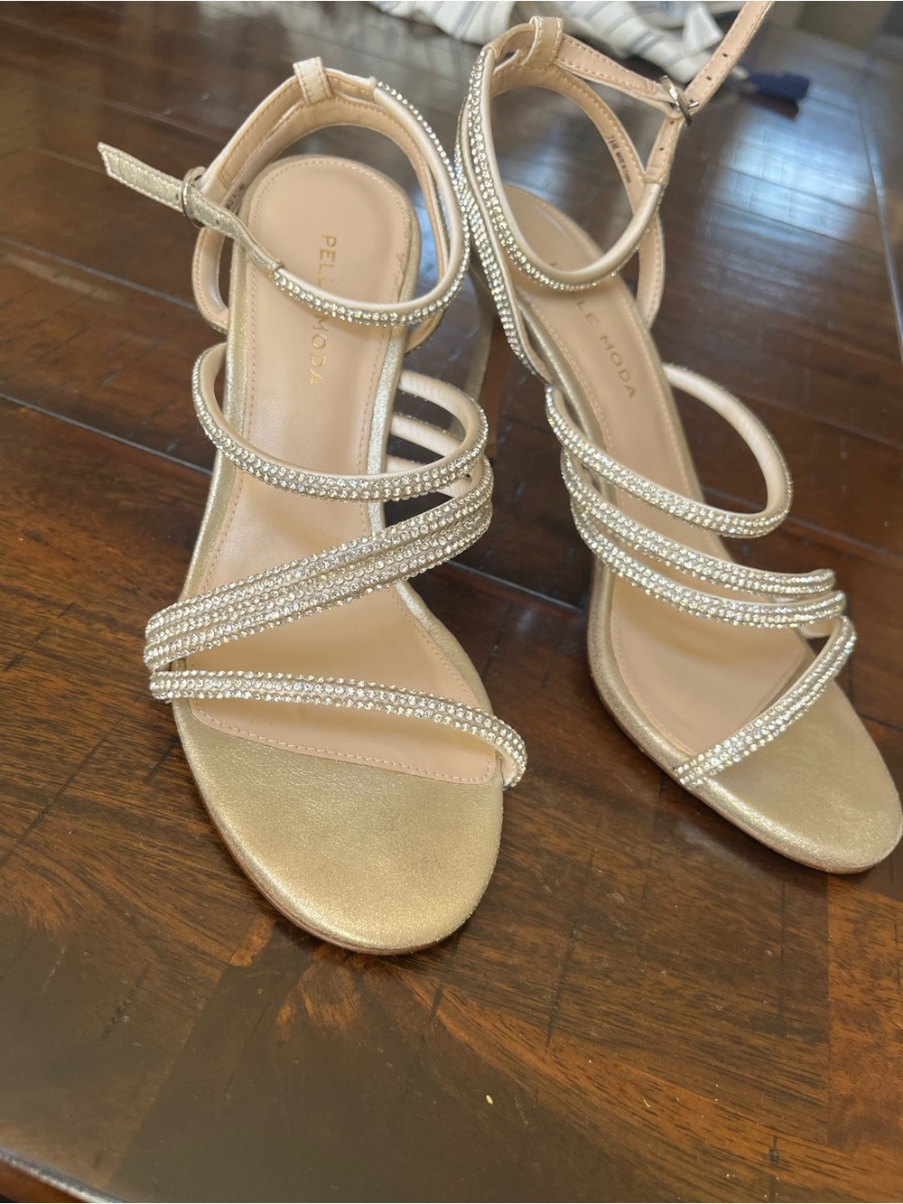 Pelle Moda Brenen Metallic Gold Rhinestone Strap Heeled Sandals 7.5
